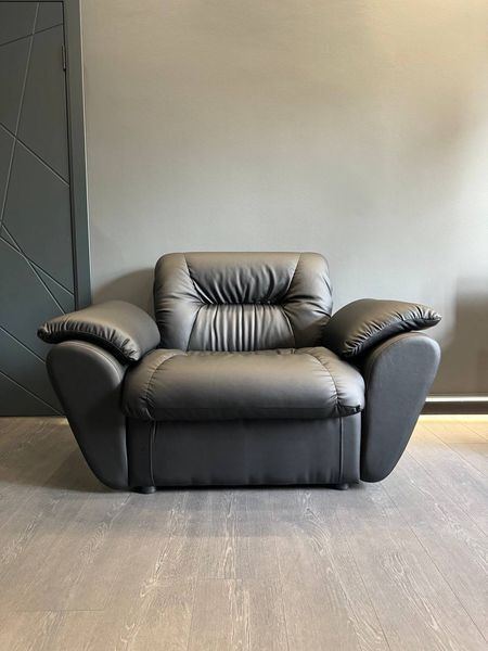 Upholstered Armchair "Relax Uno" with armrests